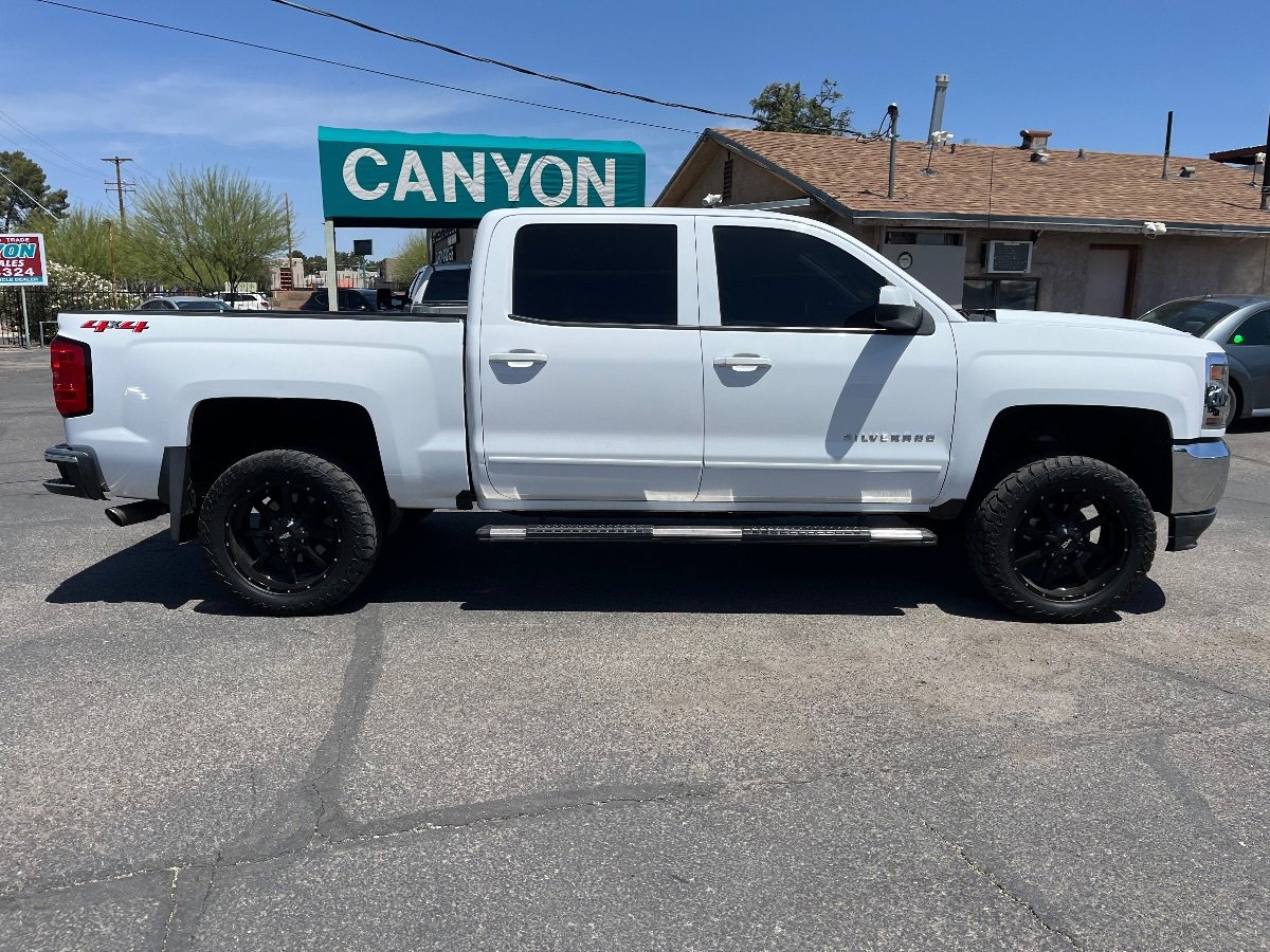 Used 2018 Chevrolet Silverado 1500 LT w/ All Star Edition AWD/4WD image 2