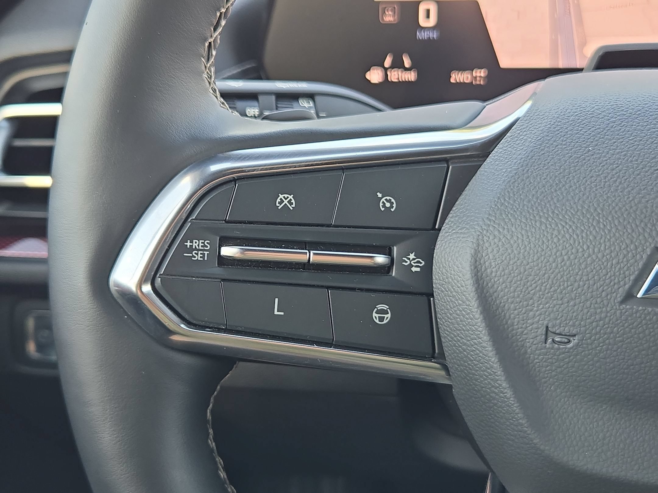 Used 2024 Chevrolet Traverse Z71 w/ Enhanced Driving Package AWD/4WD image 19