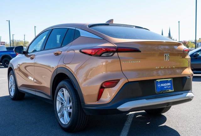 Used 2024 Buick Envista Preferred image 8