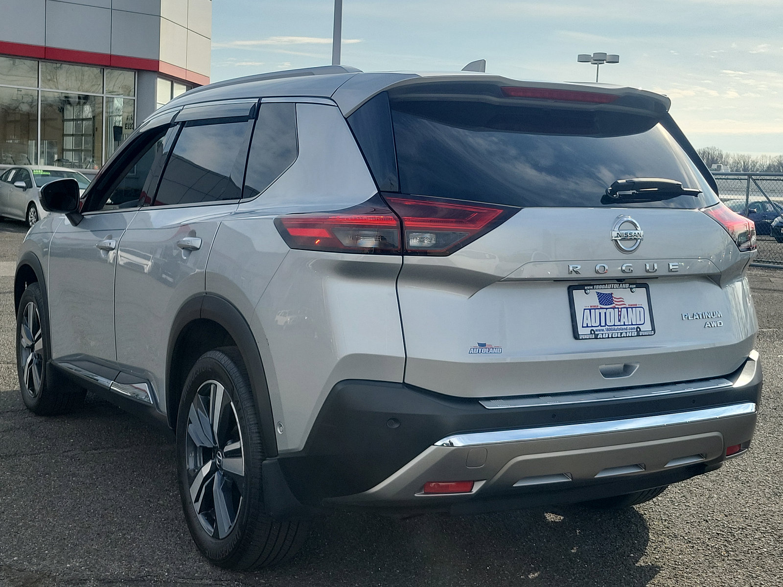 Used 2021 Nissan Rogue Platinum AWD/4WD image 4