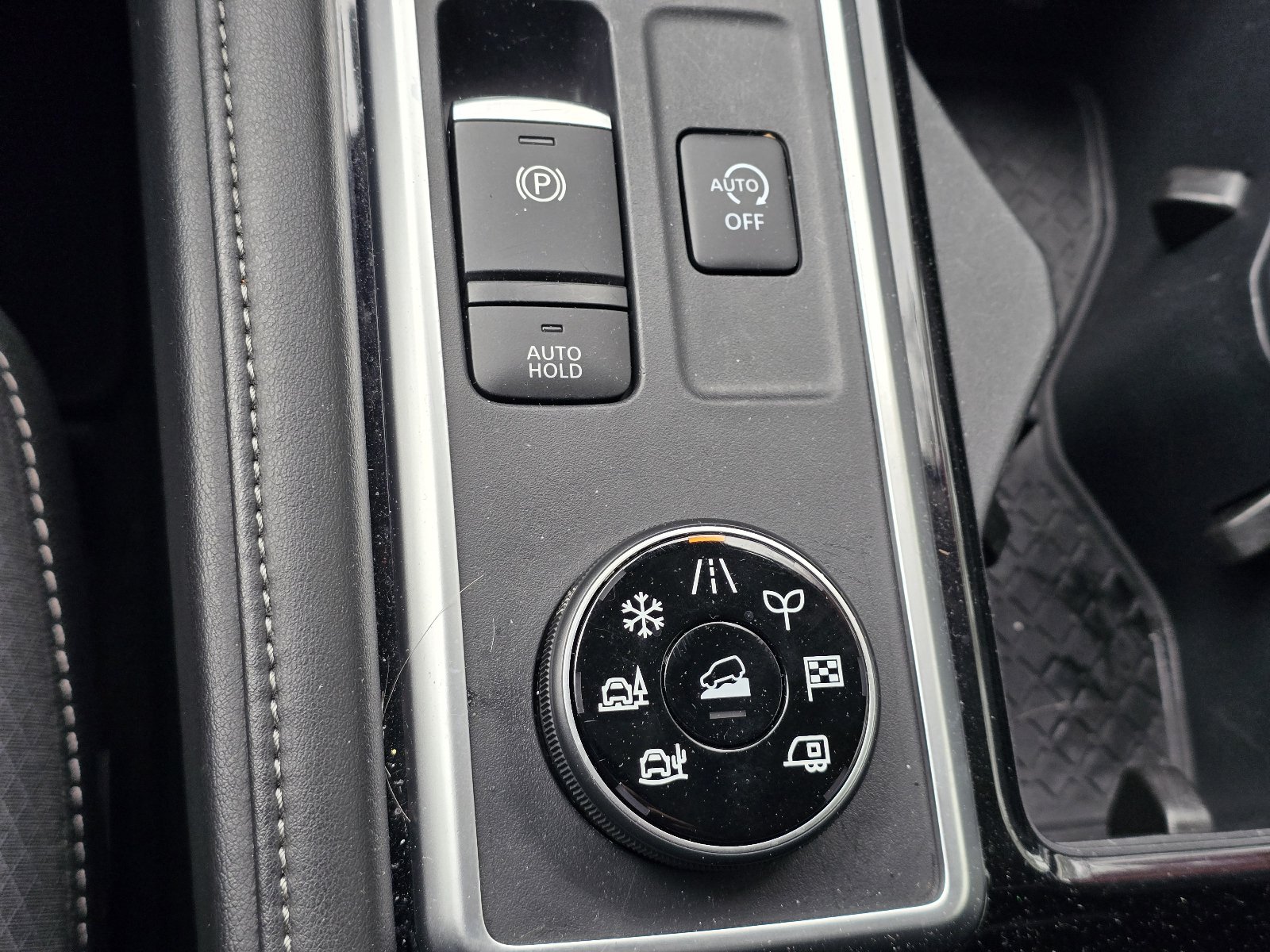 Certified 2025 Nissan Pathfinder SV AWD/4WD image 22