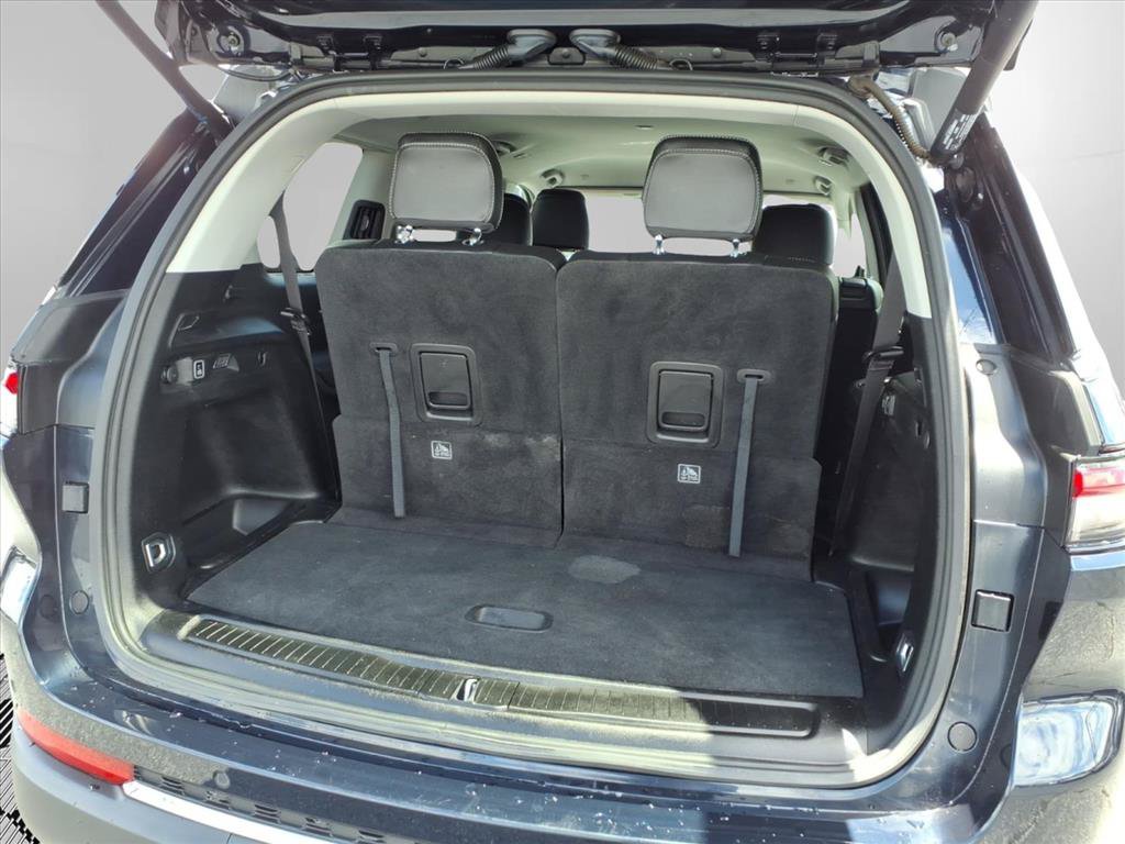 Used 2023 Jeep Grand Cherokee L Limited AWD/4WD image 28