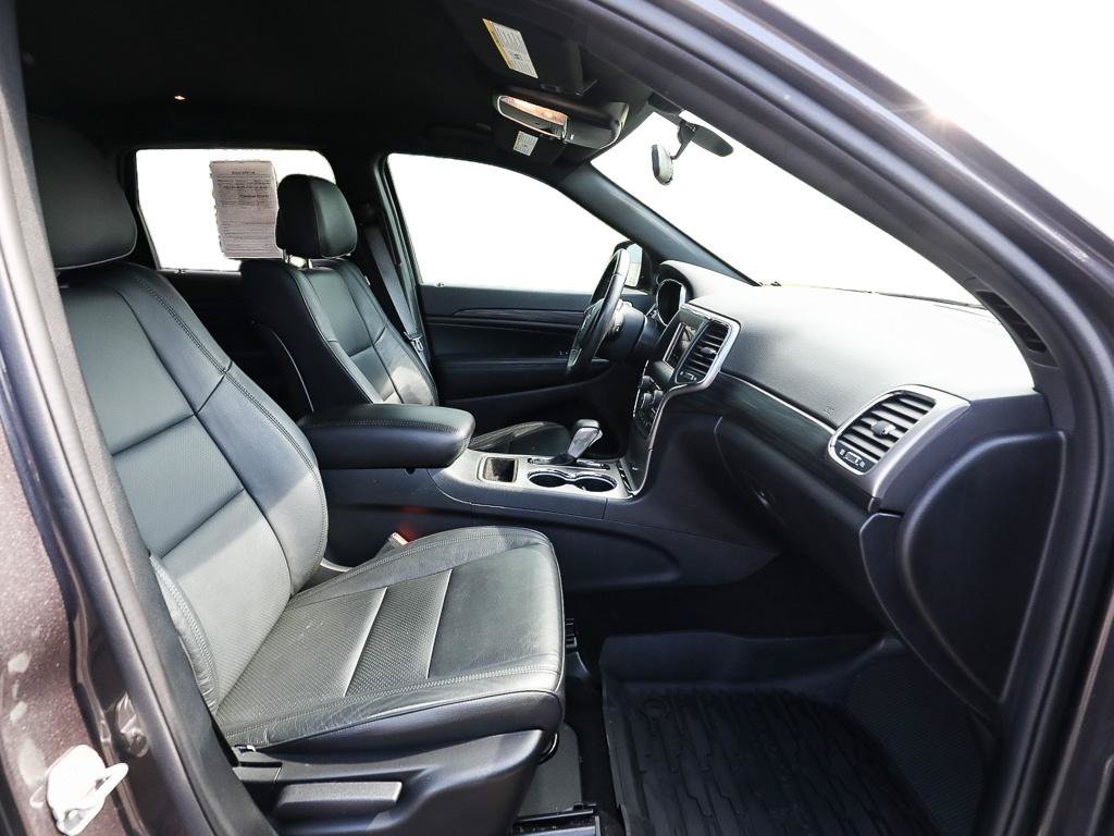 Used 2021 Jeep Grand Cherokee Laredo AWD/4WD image 22