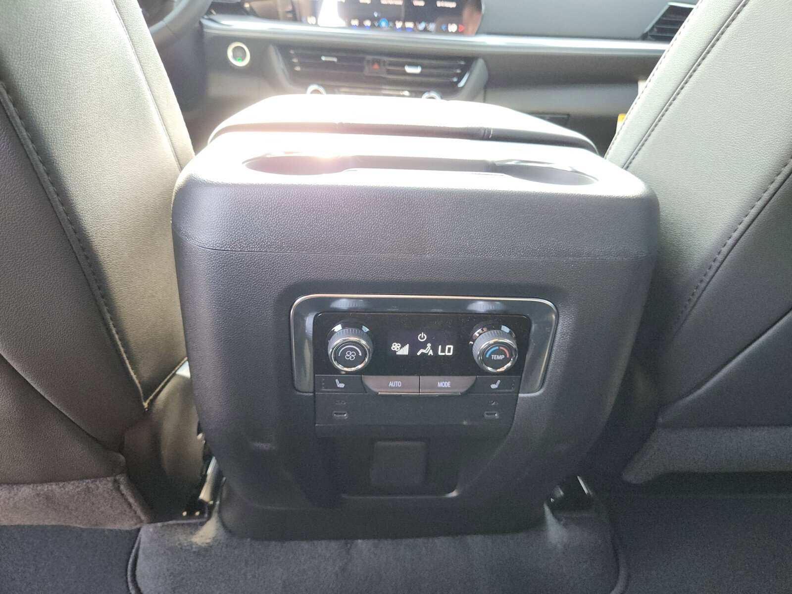 New 2026 Chevrolet Suburban Premier image 13