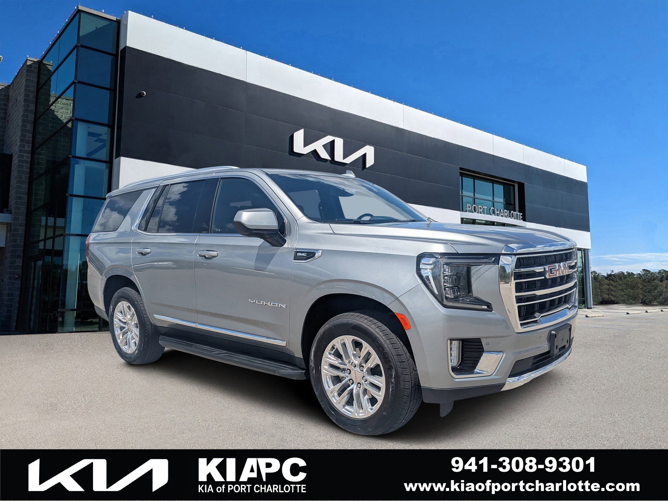 Used 2024 GMC Yukon SLT image 1
