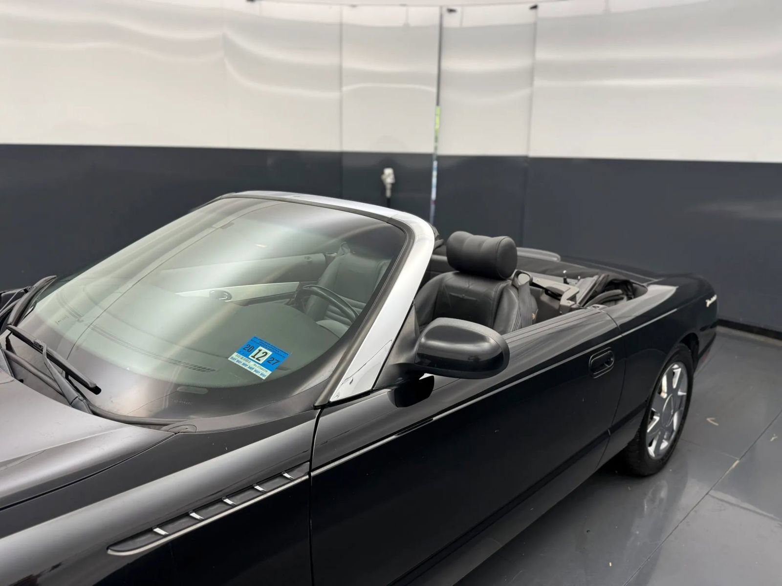 Used 2002 Ford Thunderbird RWD image 8