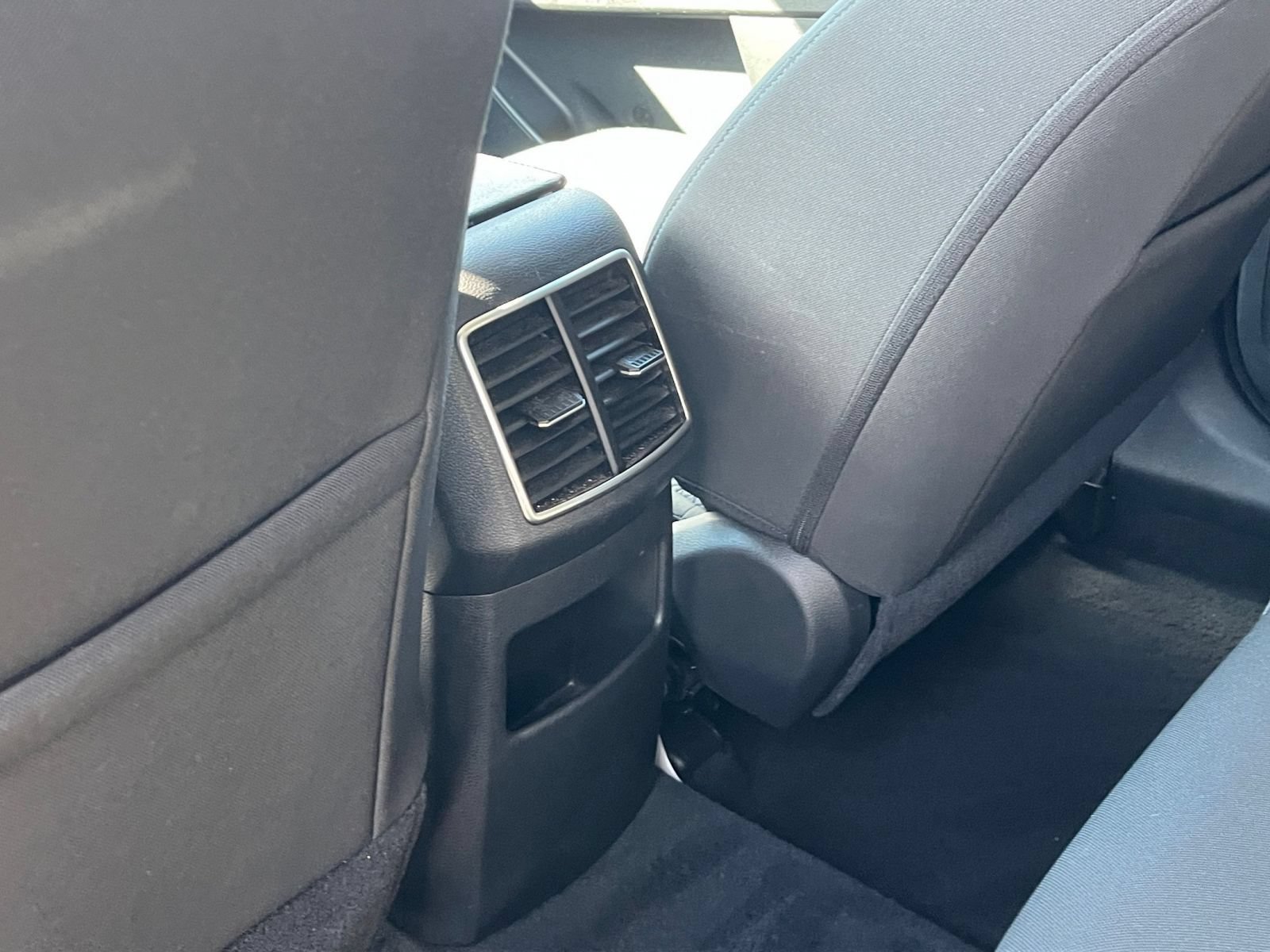 Used 2025 Kia Sportage LX FWD image 23