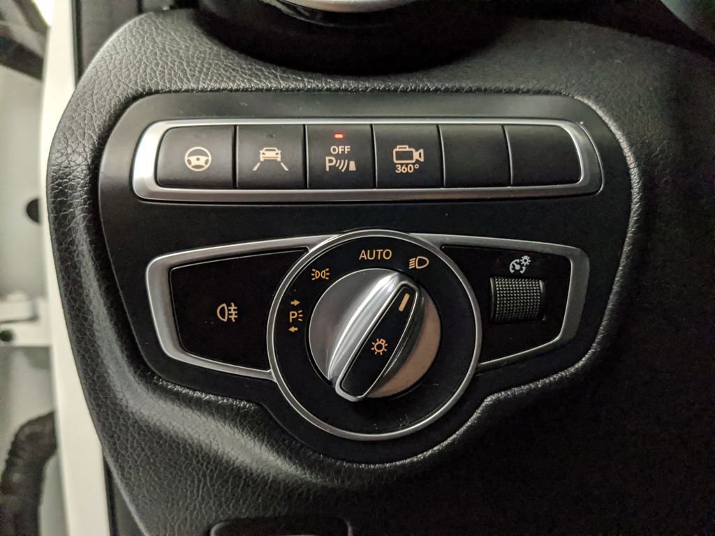 Used 2019 Mercedes-Benz GLC 300 4MATIC image 20