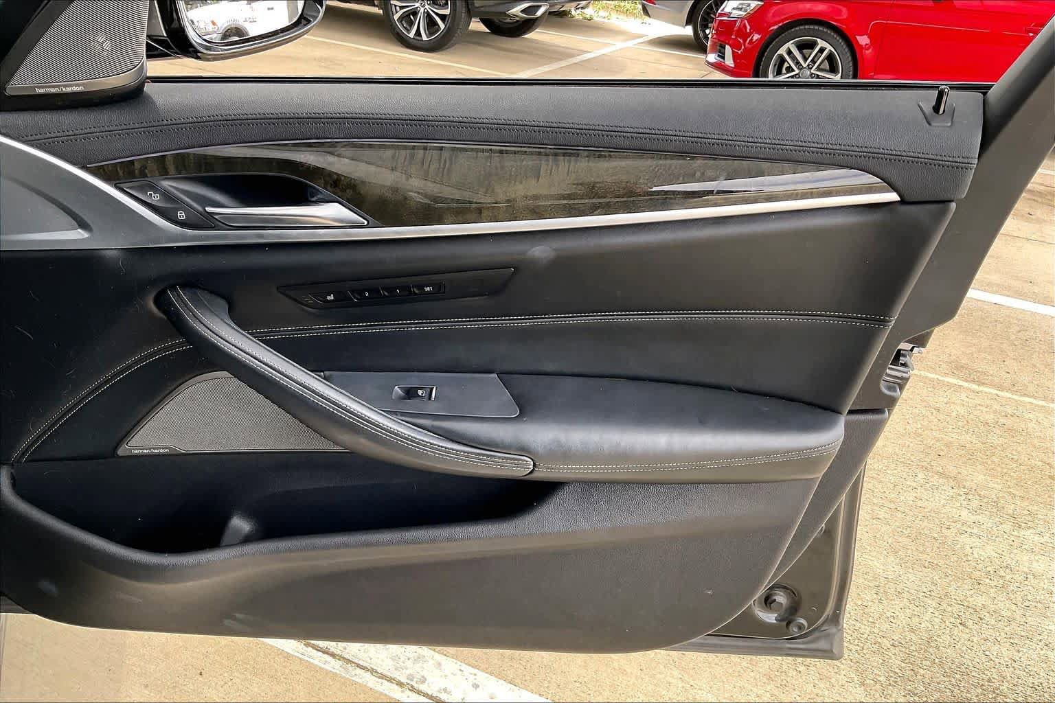 Used 2018 BMW M550i xDrive image 23
