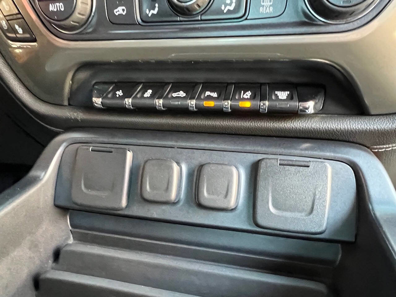 Used 2018 Chevrolet Silverado 2500 High Country w/ Duramax Plus Package image 27