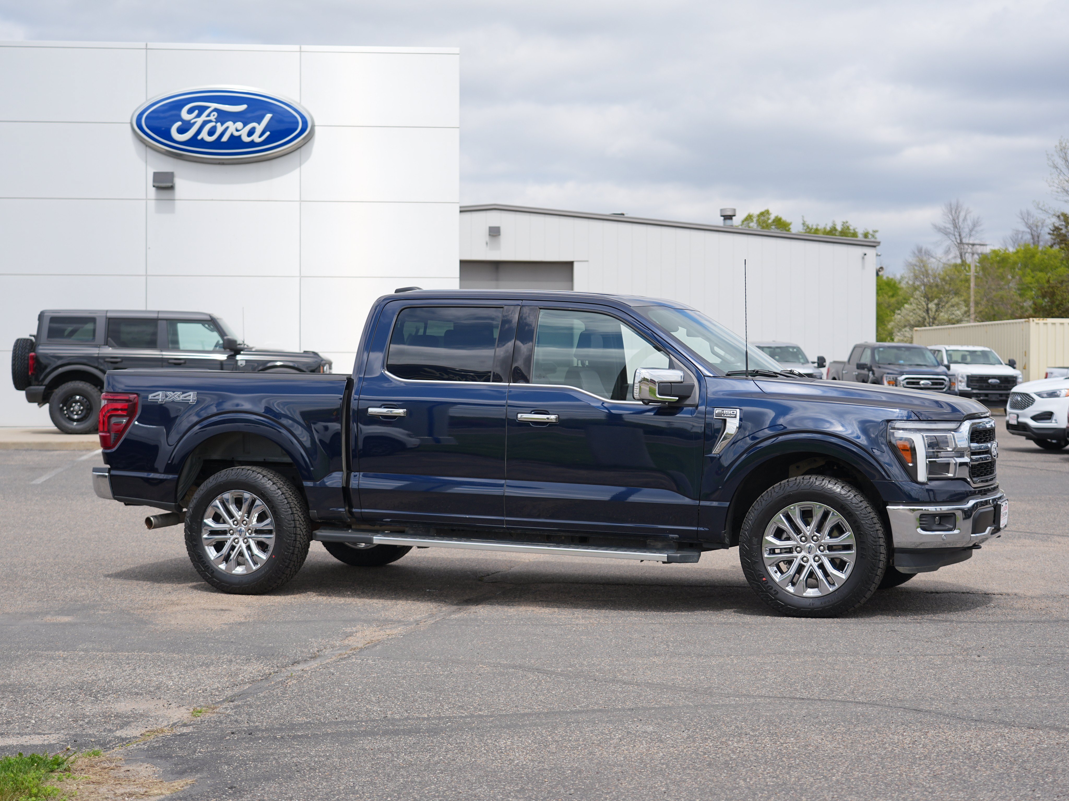 Used 2025 Ford F150 Lariat w/ Equipment Group 502A High AWD/4WD image 2