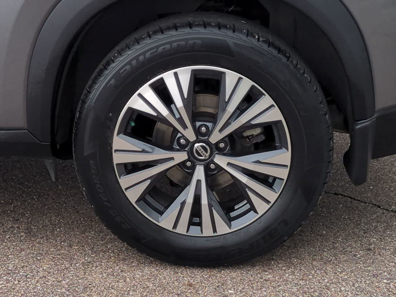 Used 2021 Nissan Rogue SV w/ Premium Package AWD/4WD image 13