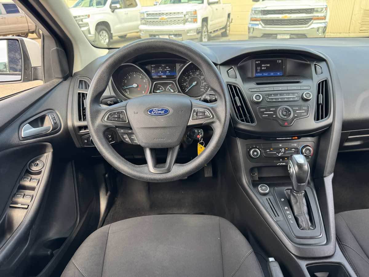 Used 2015 Ford Focus SE FWD image 23