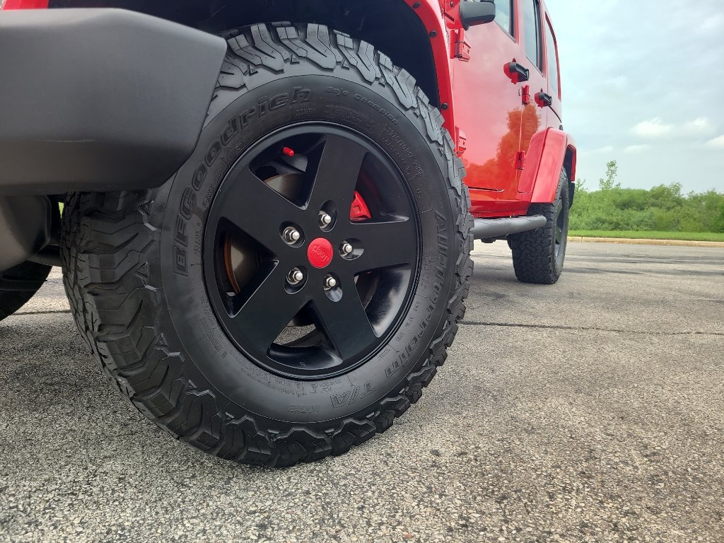 Used 2015 Jeep Wrangler Unlimited Sahara AWD/4WD image 10