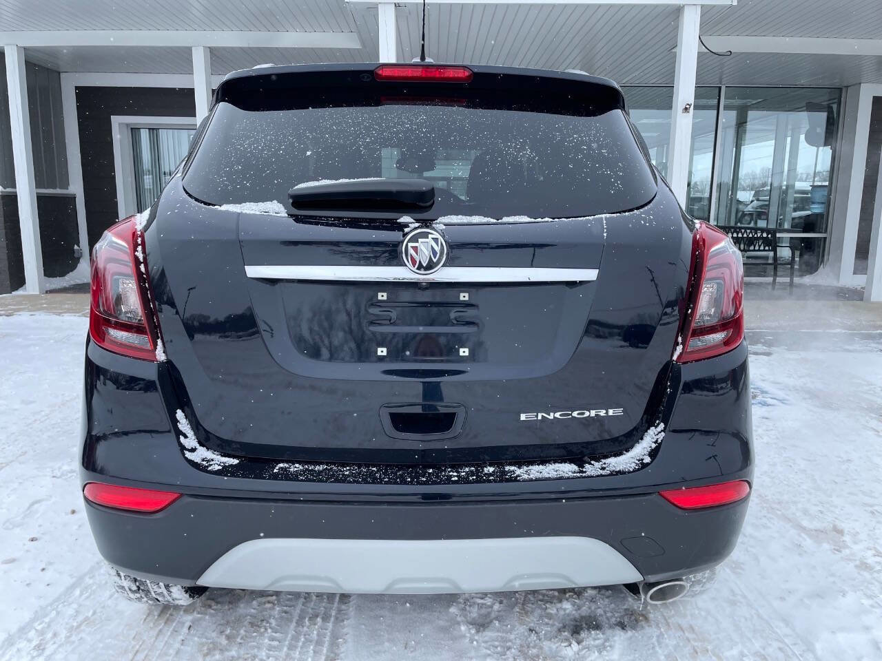 Used 2022 Buick Encore Preferred w/ Safety Package image 3