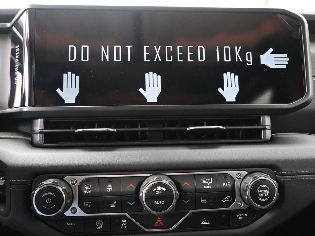 New 2025 Jeep Gladiator Sport image 28