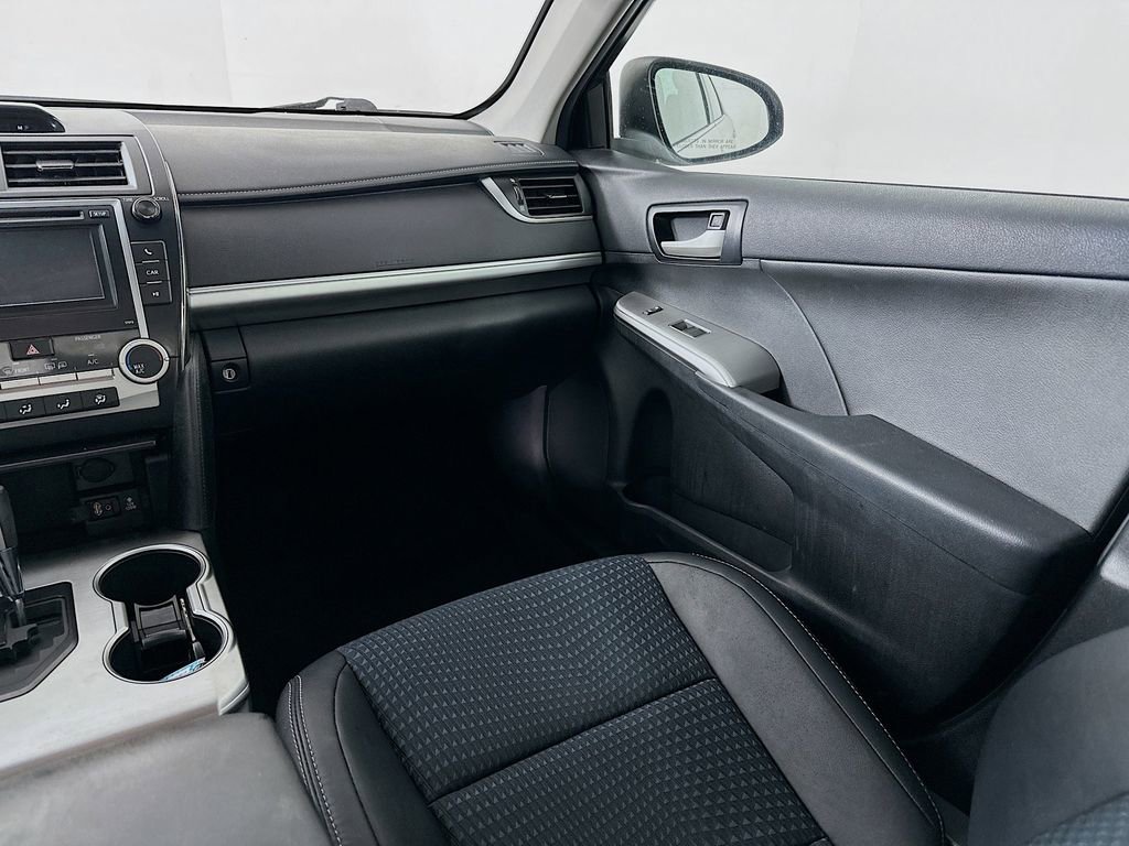 Used 2013 Toyota Camry SE image 27