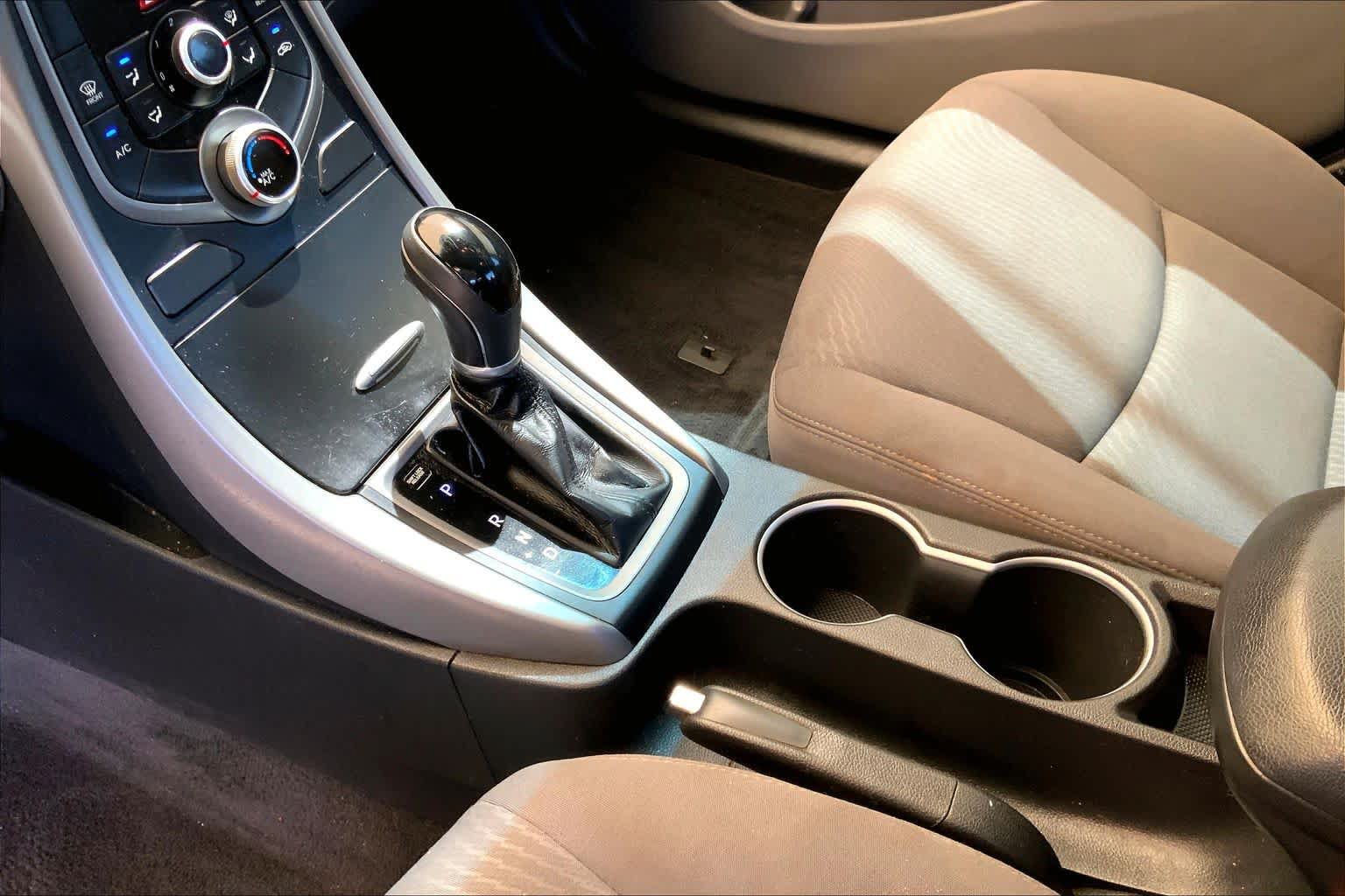 Used 2014 Hyundai Elantra SE FWD image 15
