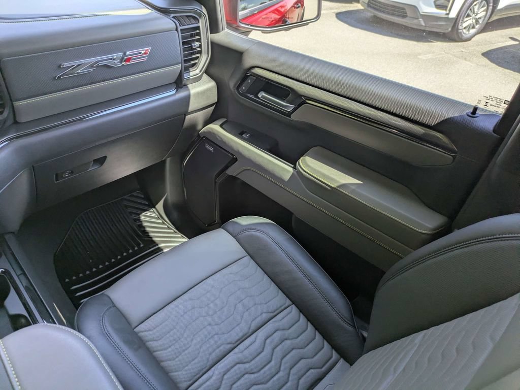 Used 2025 Chevrolet Silverado 1500 ZR2 w/ Technology Package AWD/4WD image 17