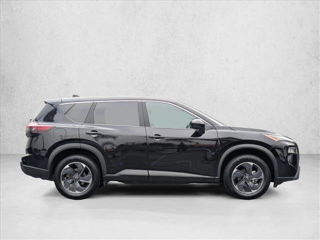 Used 2024 Nissan Rogue SV image 4