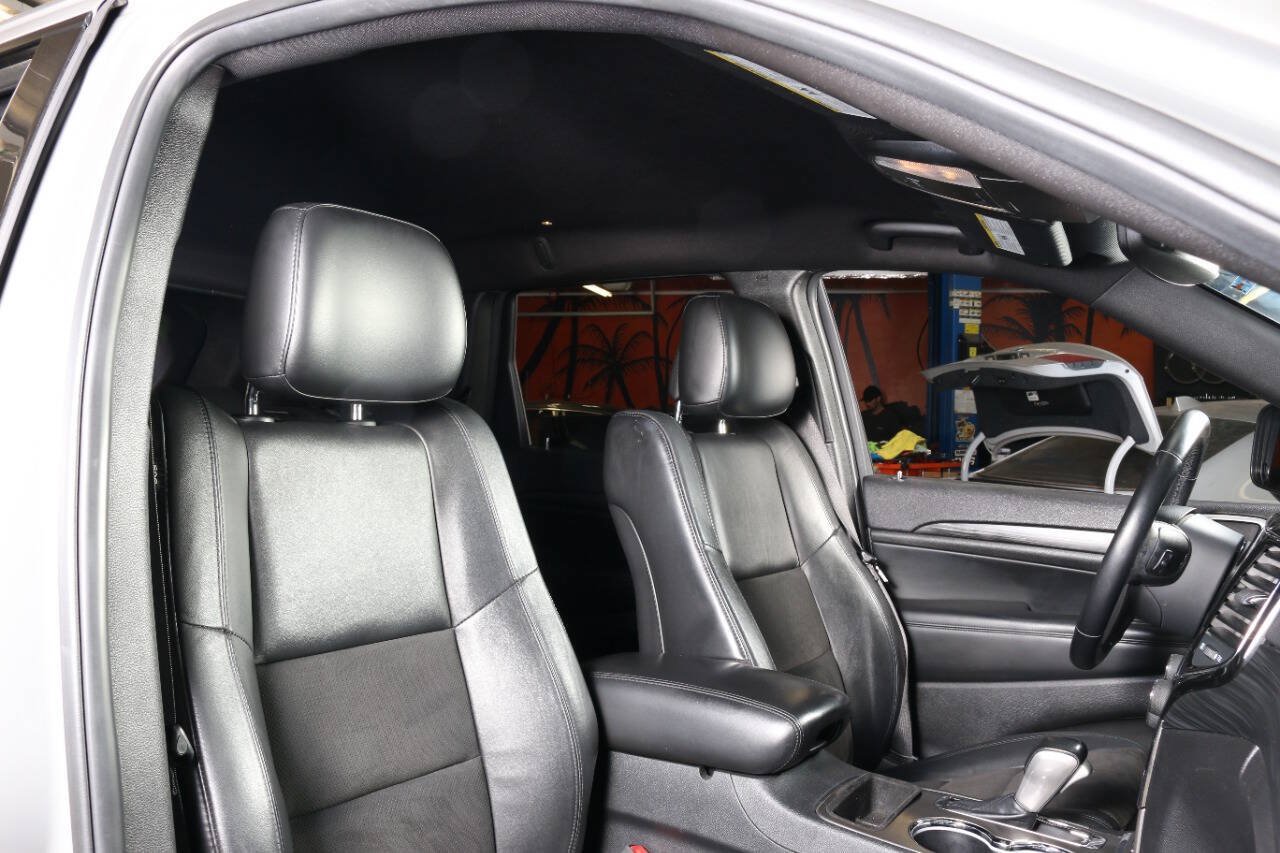 Used 2020 Jeep Grand Cherokee Altitude RWD image 33