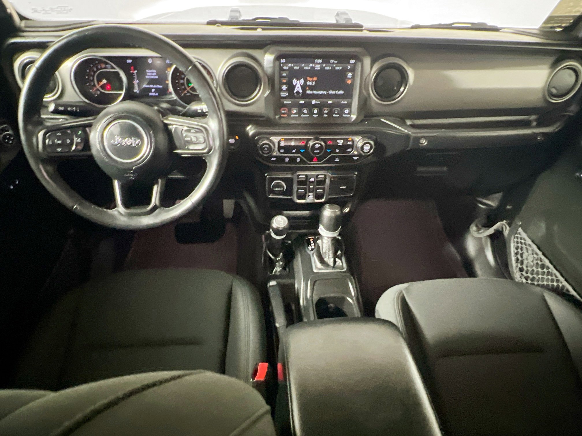 Used 2022 Jeep Gladiator Willys image 30