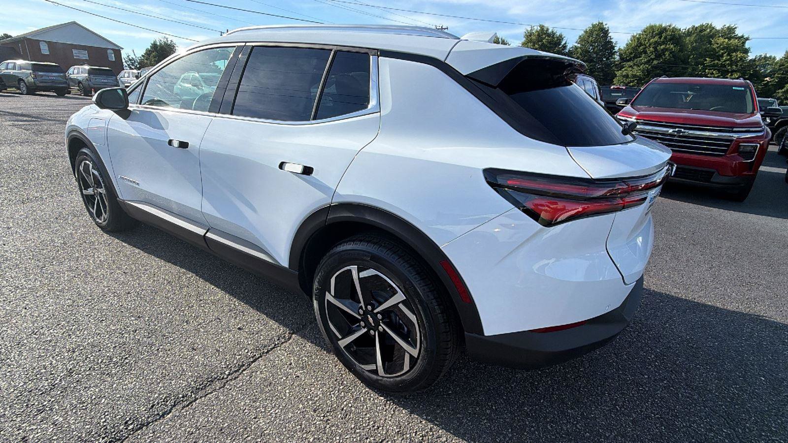 New 2026 Chevrolet Equinox EV LT FWD image 10