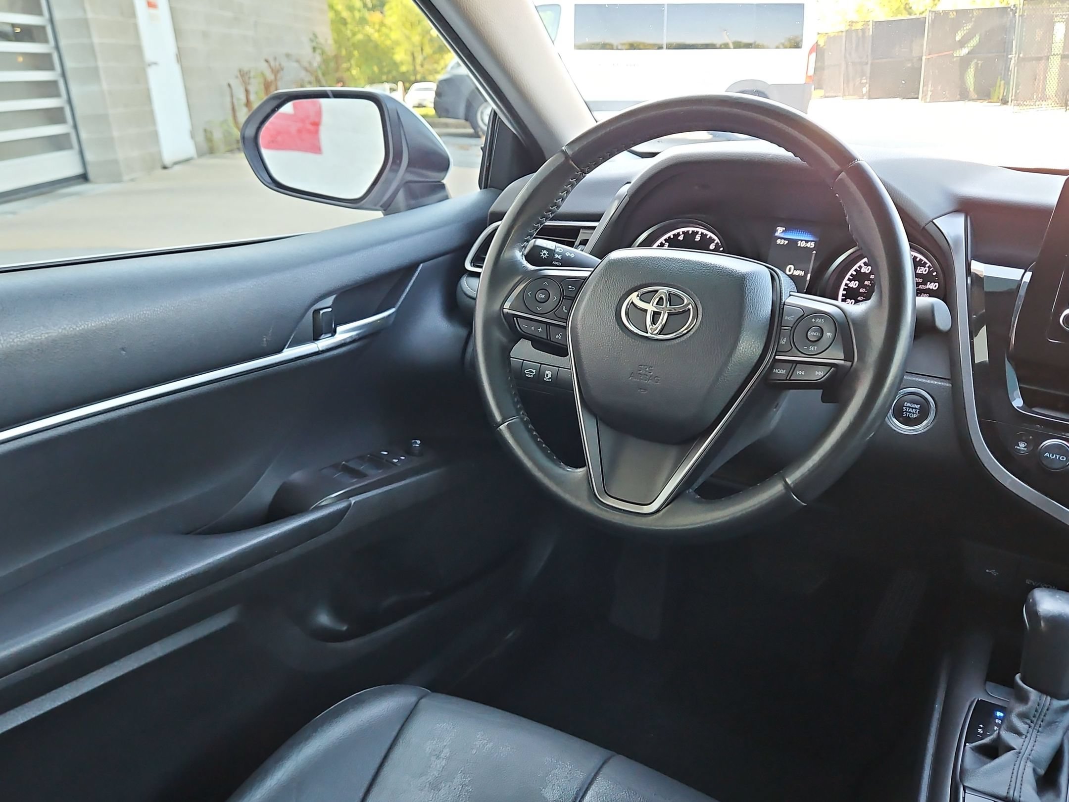 Used 2023 Toyota Camry SE w/ Convenience Package FWD image 9