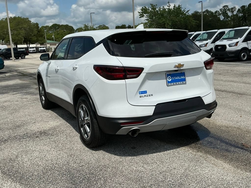 Used 2025 Chevrolet Blazer LT FWD image 5