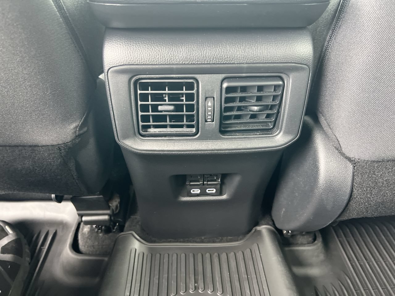 Used 2023 Toyota RAV4 XLE w/ Convenience Package FWD image 33