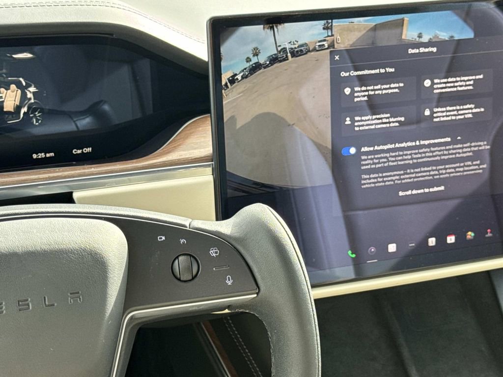 Used 2022 Tesla Model X image 16