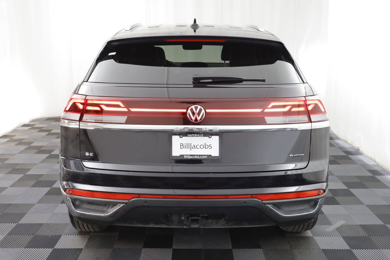 Used 2025 Volkswagen Atlas Cross Sport SE image 16
