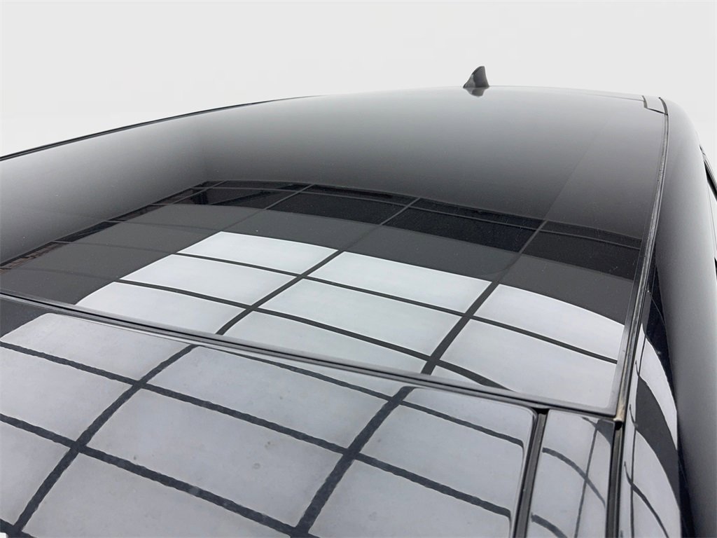 Used 2023 Land Rover Discovery Sport SE image 13