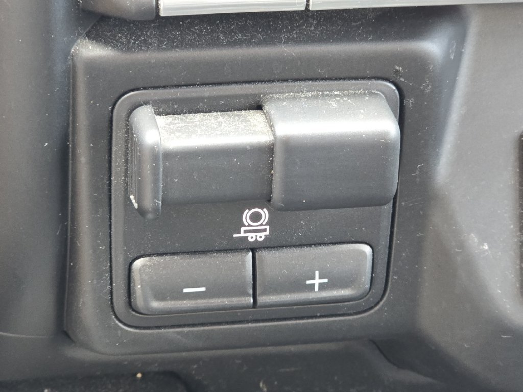 Used 2022 GMC Sierra 1500 AT4 w/ AT4 Premium Package AWD/4WD image 8