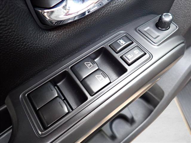 Used 2021 Nissan Titan PRO-4X AWD/4WD image 15