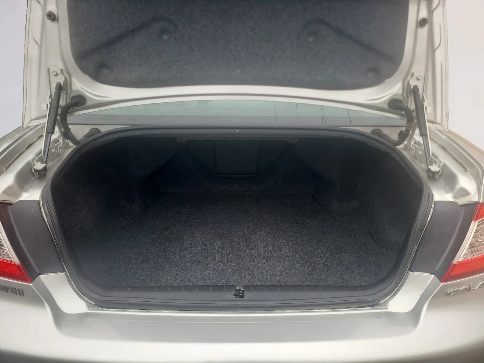 Used 2011 Mitsubishi Galant ES FWD image 19