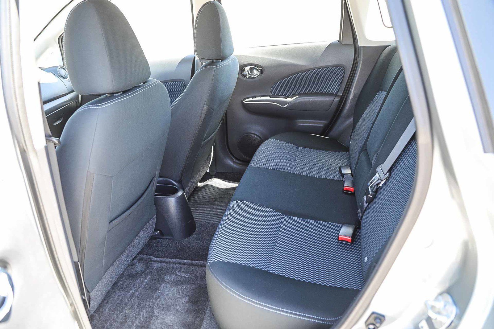 Used 2015 Nissan Versa Note SV image 18