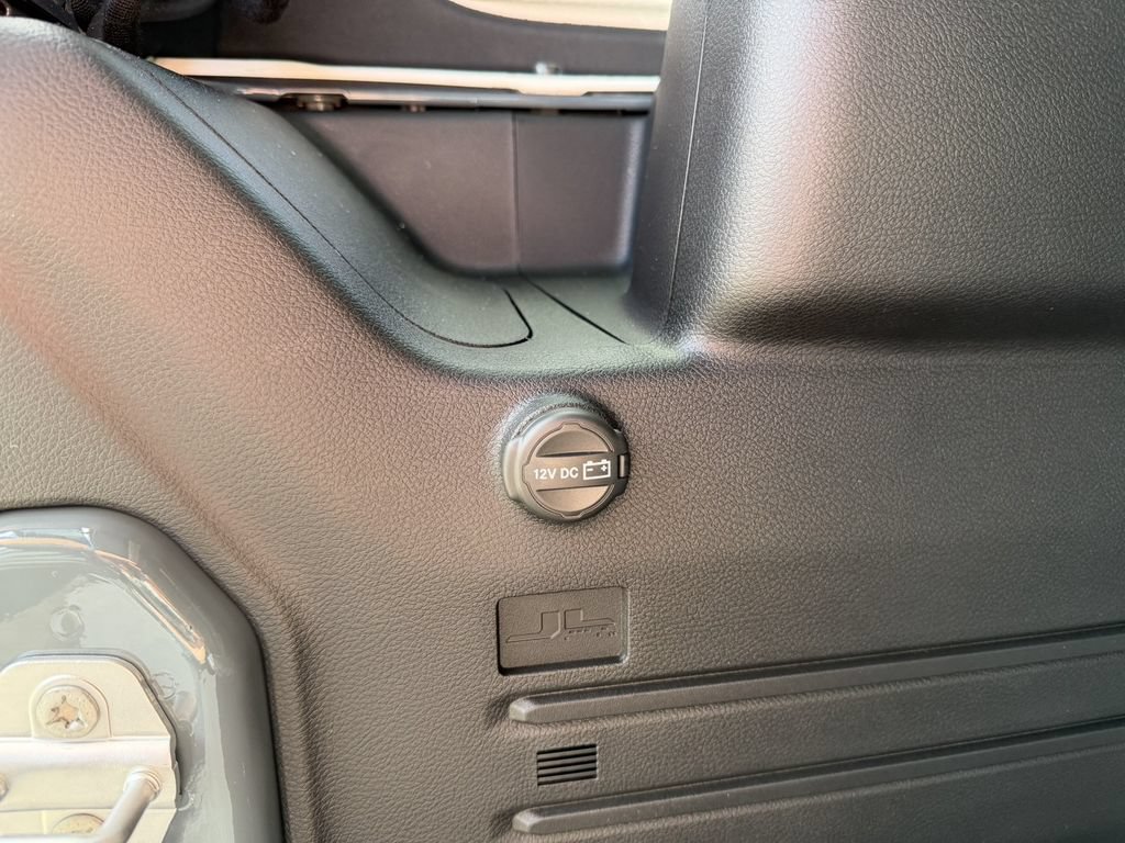 New 2026 Jeep Wrangler Unlimited Sahara AWD/4WD image 13