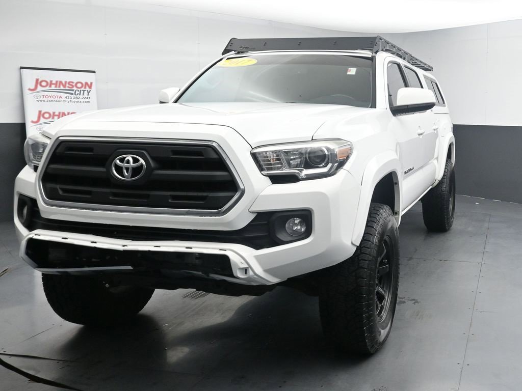 Used 2017 Toyota Tacoma SR5 w/ Tow Package image 4