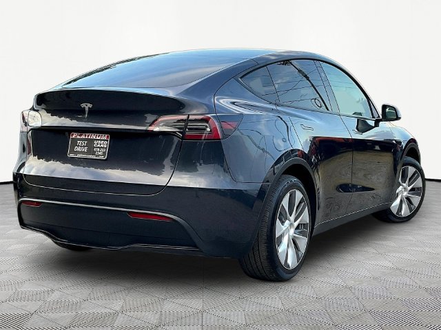 Used 2024 Tesla Model Y Long Range RWD image 5
