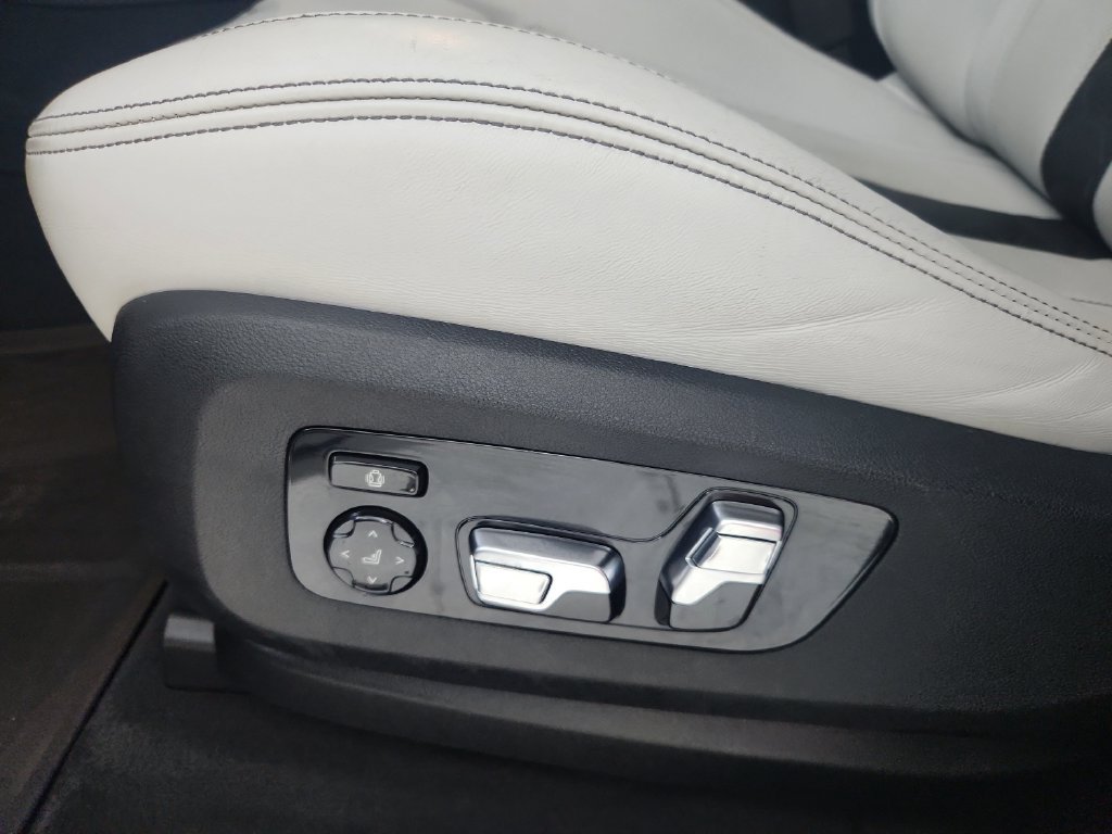 Used 2023 BMW X5 M w/ Executive Package AWD/4WD image 21