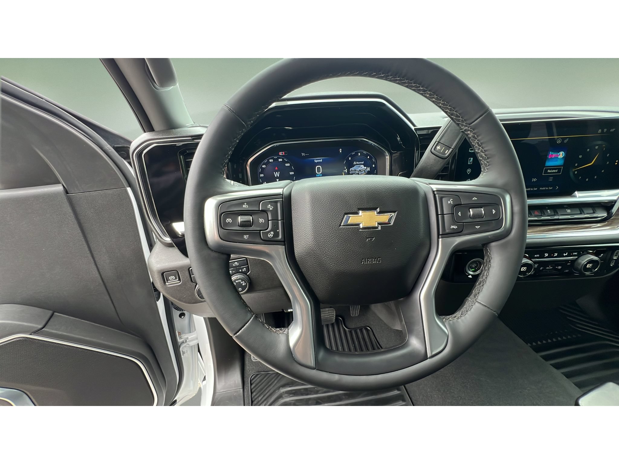 Certified 2024 Chevrolet Silverado 1500 LT AWD/4WD image 22