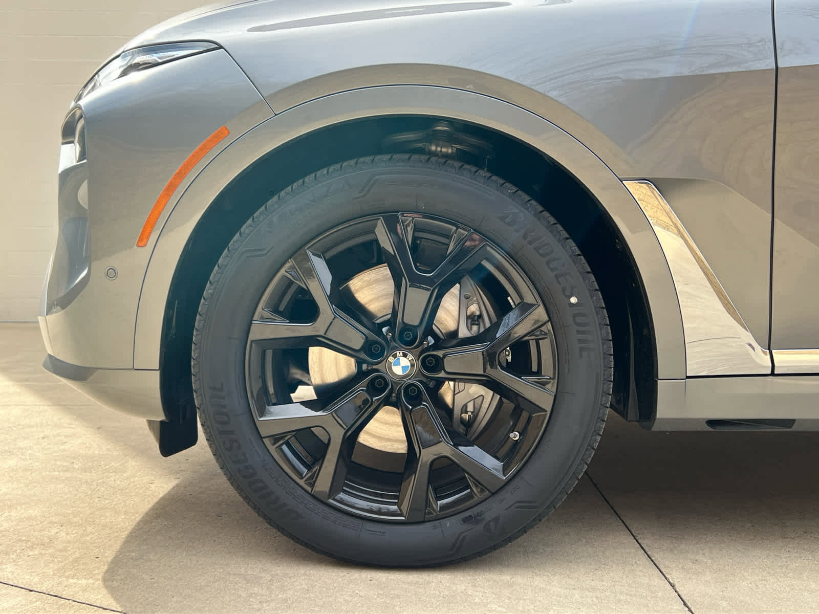 Used 2025 BMW X7 xDrive40i w/ Premium Package AWD/4WD image 6