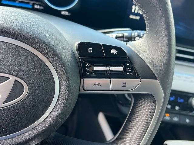 Certified 2026 Hyundai Elantra Limited FWD image 22