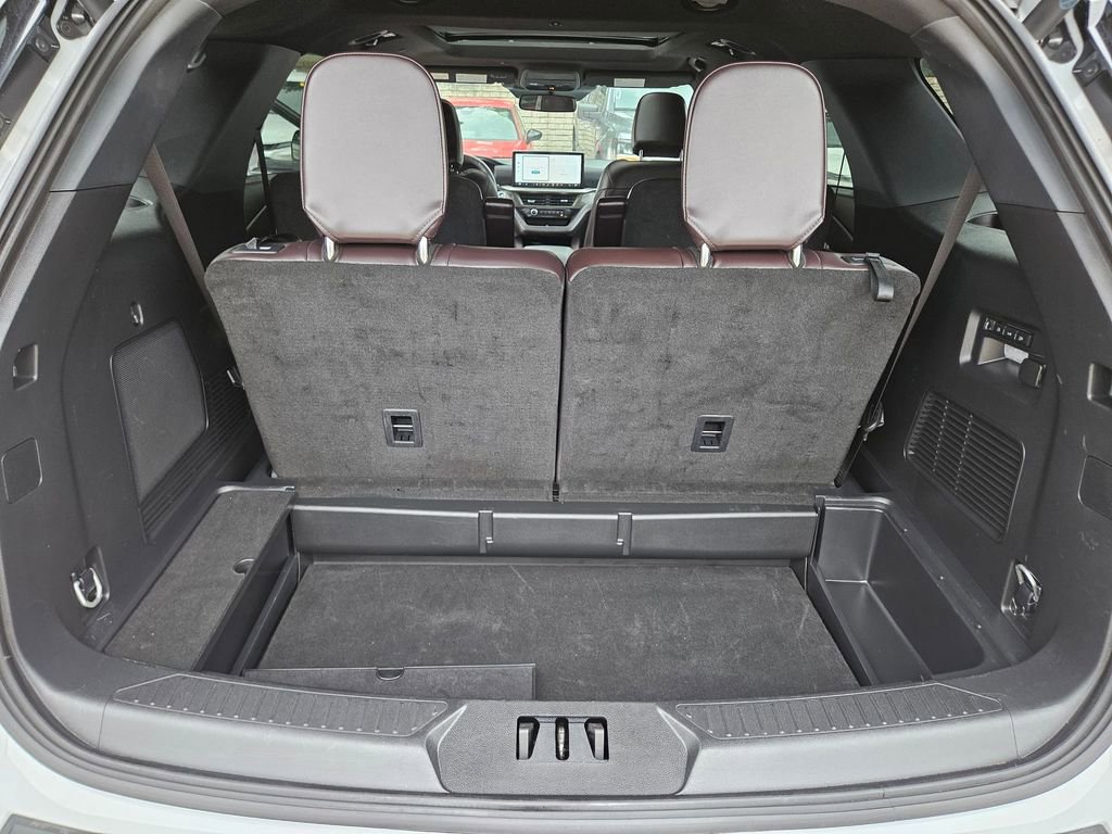 Used 2025 Ford Explorer Platinum w/ LUX Leather Package AWD/4WD image 25