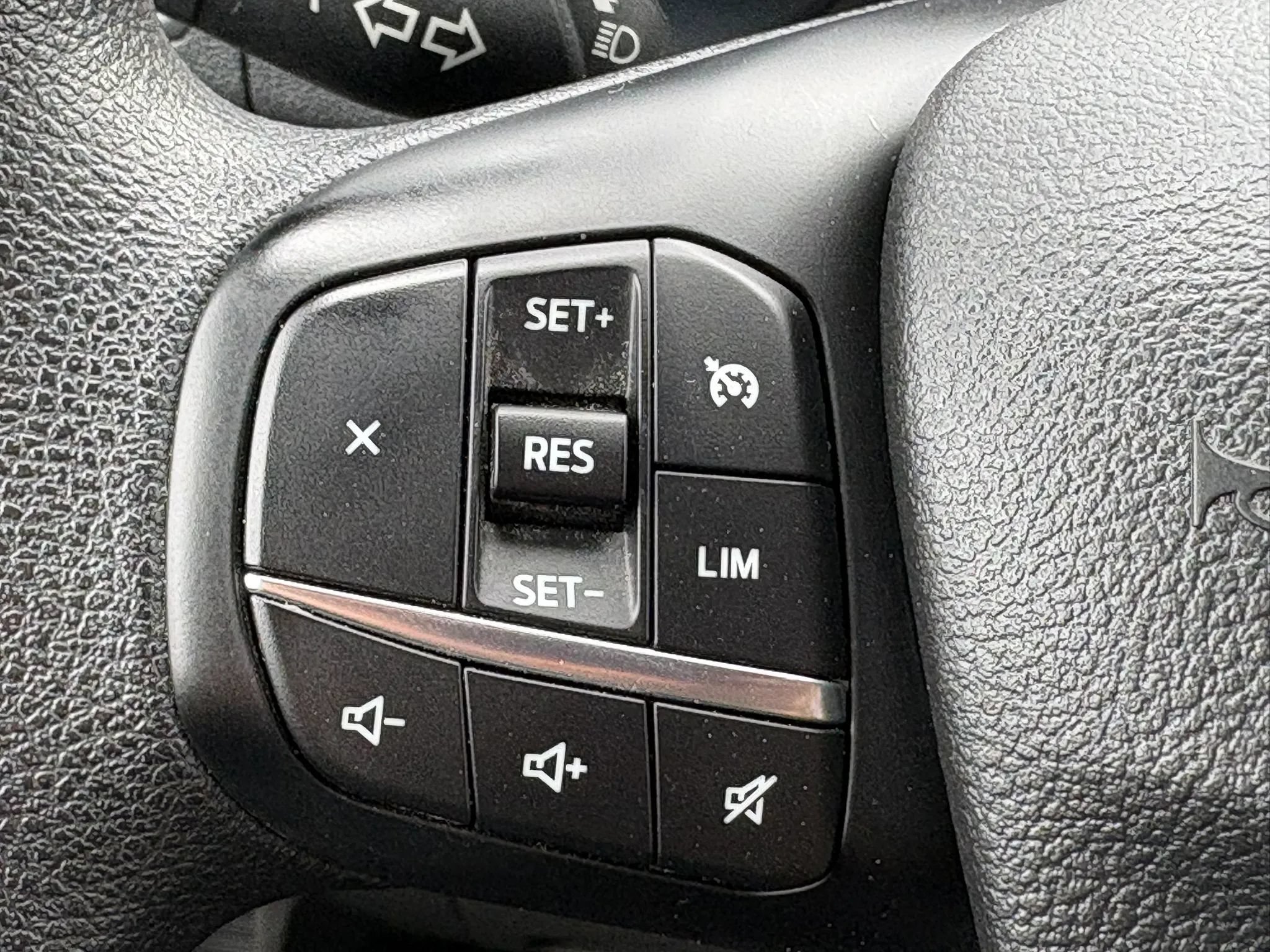 Used 2025 Ford Transit 250 Low Roof w/ Exterior Upgrade Package RWD image 22