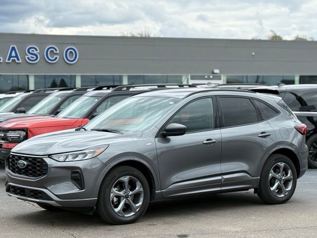 Used 2024 Ford Escape ST-Line w/ Tech Pack #1 AWD/4WD image 30