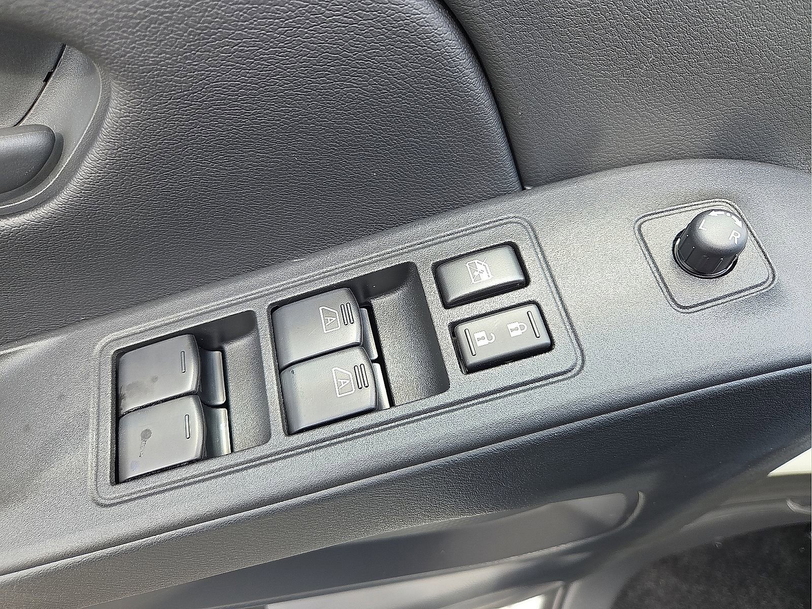 New 2026 Nissan Frontier SV w/ Tow Package AWD/4WD image 15