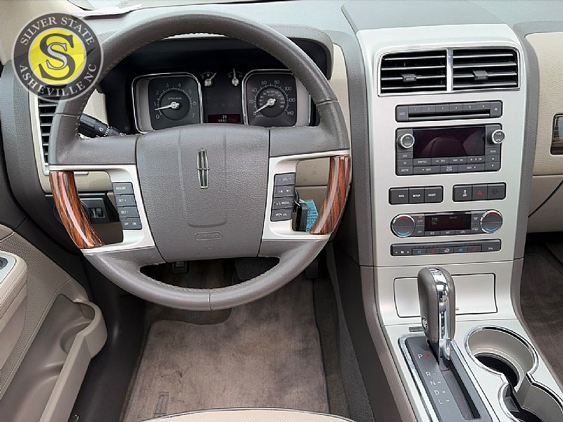 Used 2010 Lincoln MKX AWD image 26