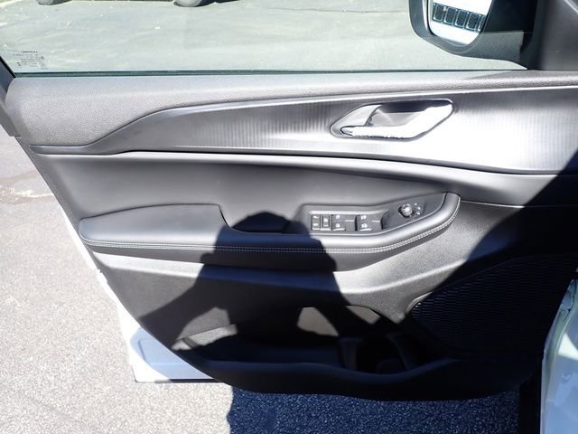 New 2025 Jeep Grand Cherokee Laredo w/ Luxury Tech Group I image 15